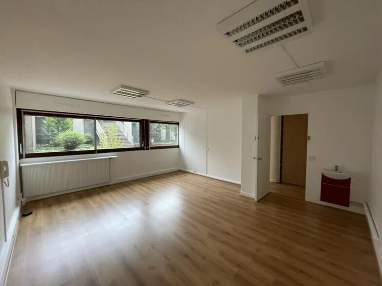 Local commercial dans Paris à louer - Photo de l’immeuble – Image 2 sur 15
