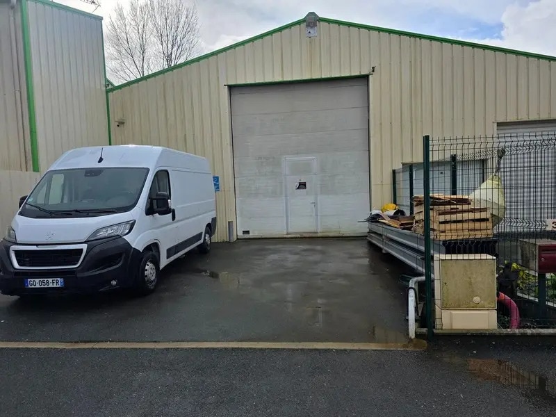 Local d'activités dans Le Grand-Village-Plage à vendre Photo principale– Image 1 sur 7