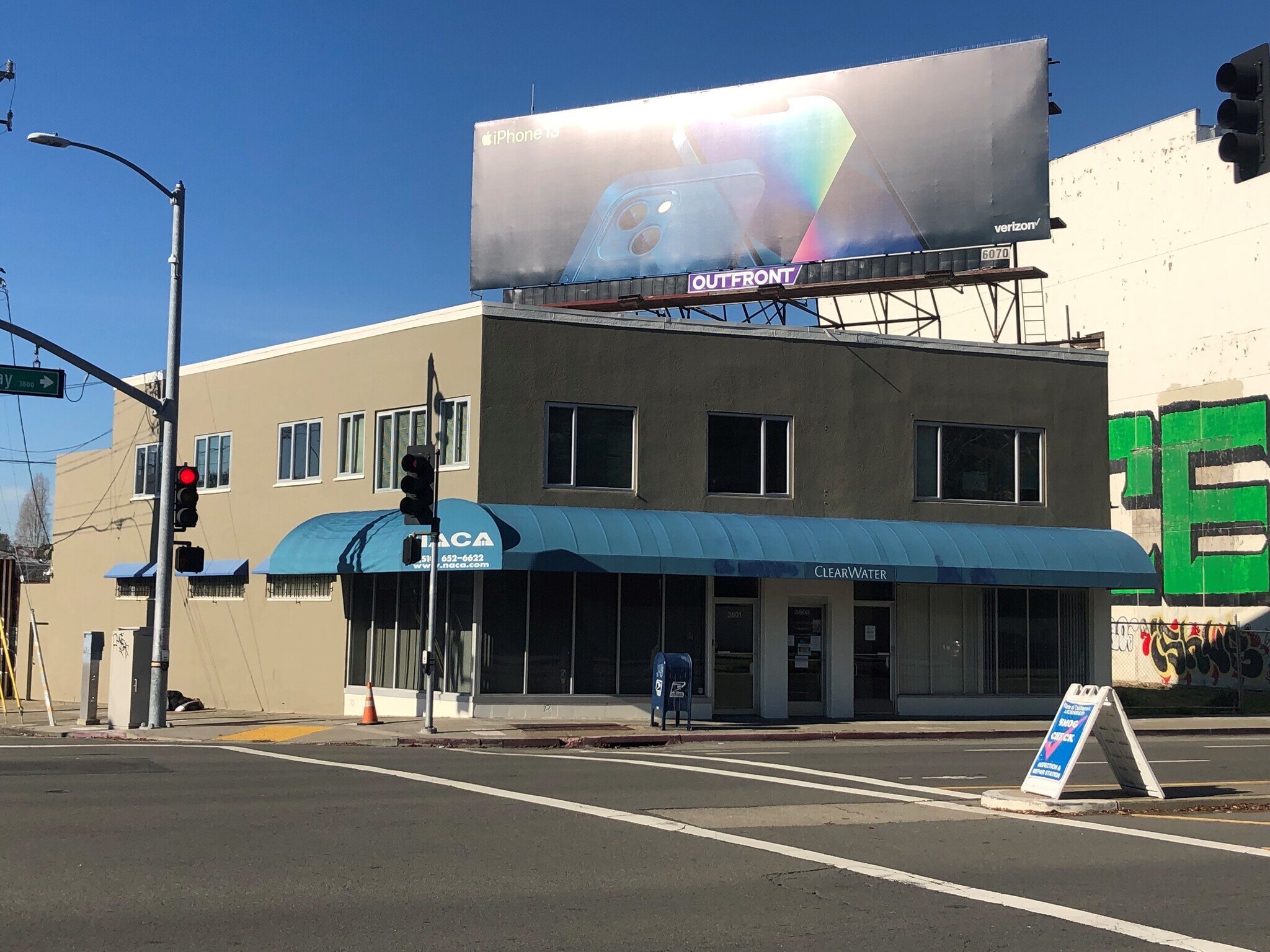 3801-3805 Broadway, Oakland, CA à louer Photo principale– Image 1 sur 13