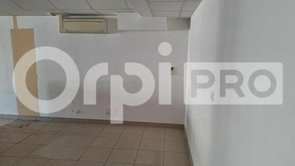 Local commercial dans Saint-Nazaire à vendre - Photo de l’immeuble – Image 3 sur 4