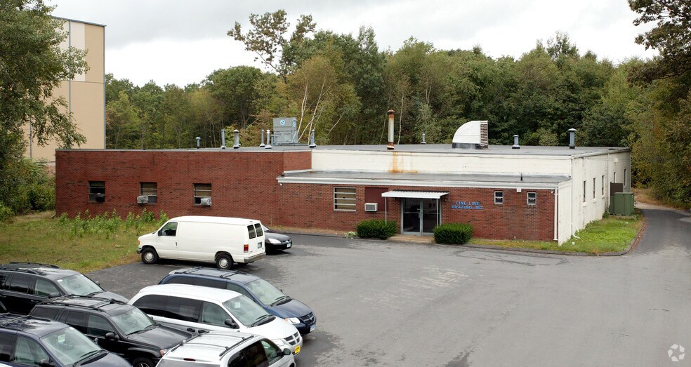 184 Commercial St, Watertown, CT à vendre - Photo principale – Image 1 sur 4