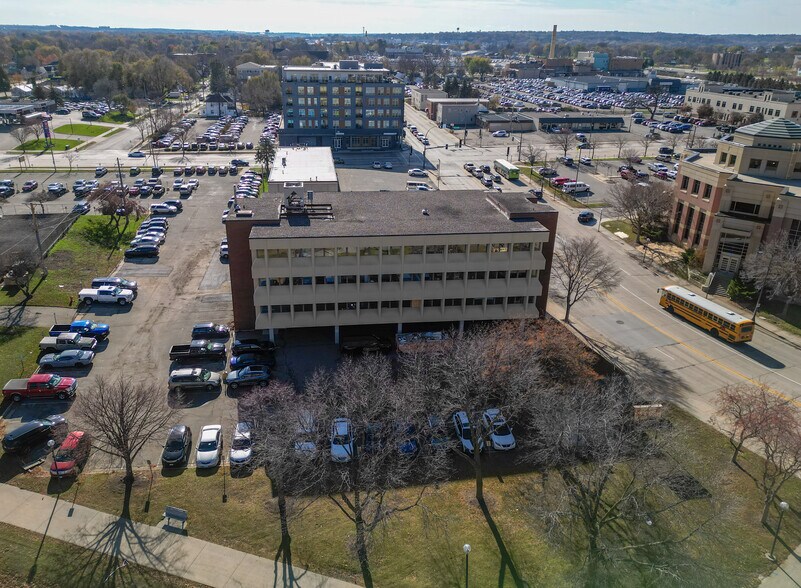 300 3rd Ave SE, Rochester, MN à vendre - Photo de l’immeuble – Image 3 sur 146