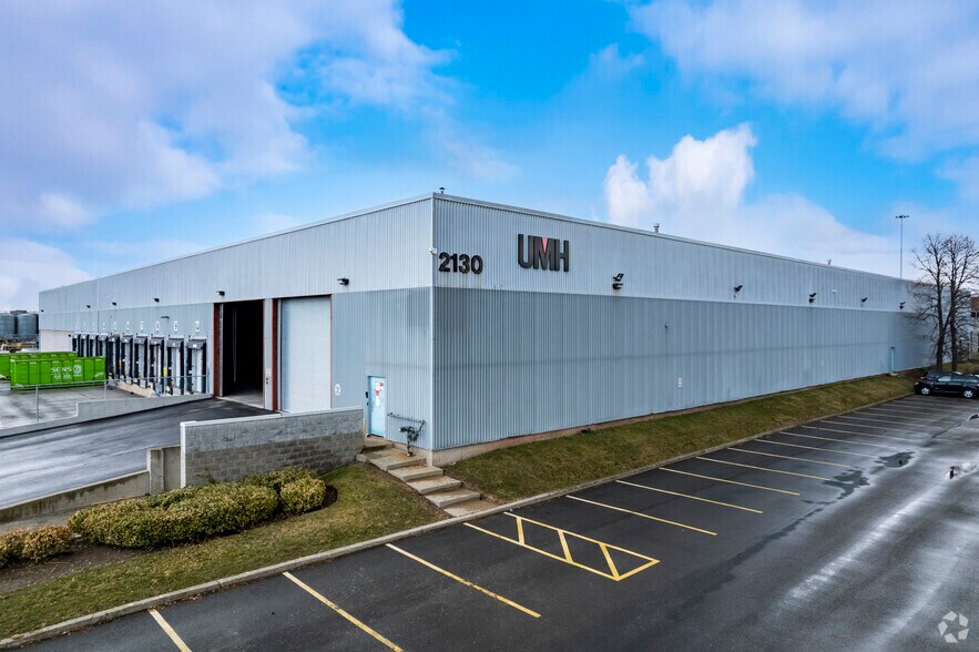 2130 South Service Rd W, Oakville, ON à louer - Photo de l’immeuble – Image 2 sur 4