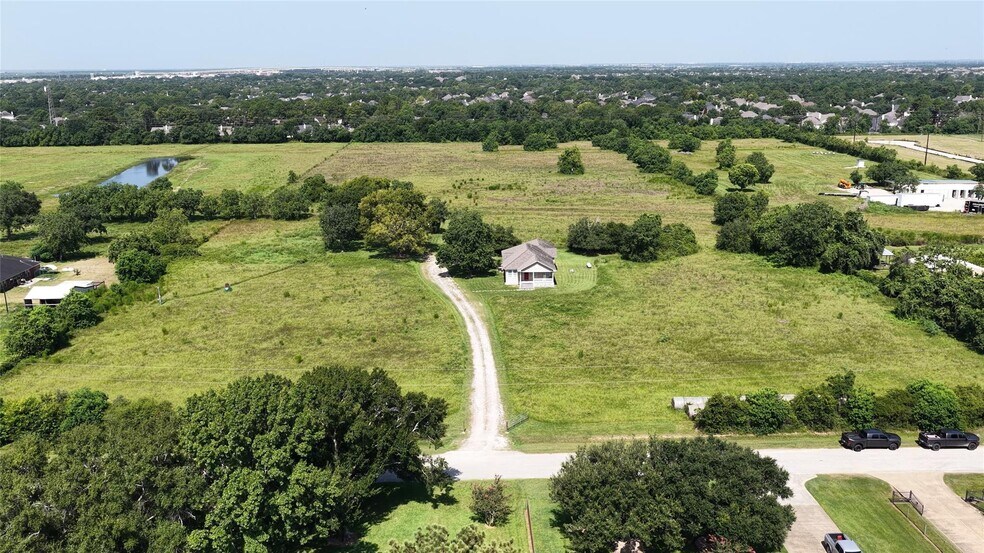 15925 Merle Rd, Cypress, TX à vendre - Photo de l’immeuble – Image 3 sur 18