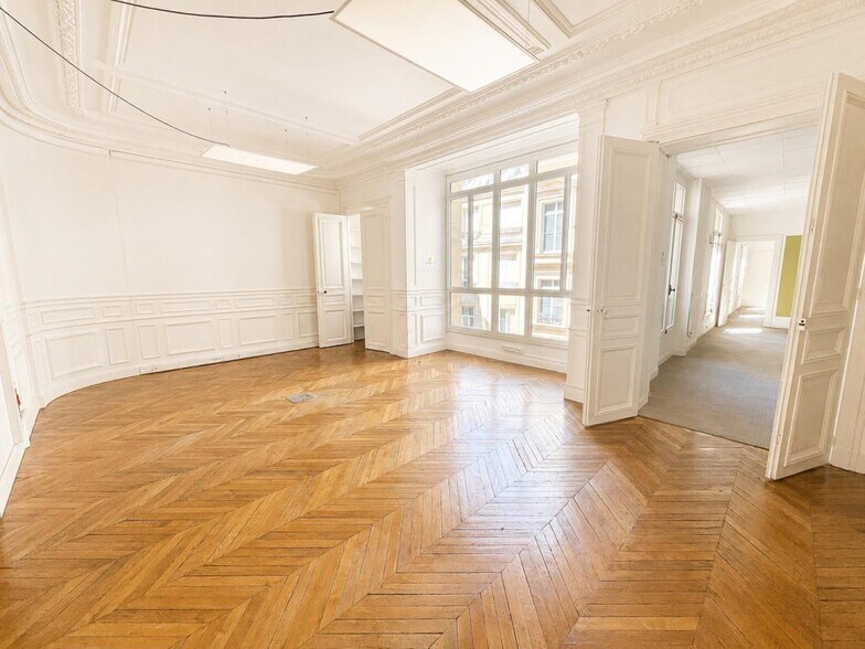 Bureau dans Paris à louer - Photo de l’immeuble – Image 2 sur 9