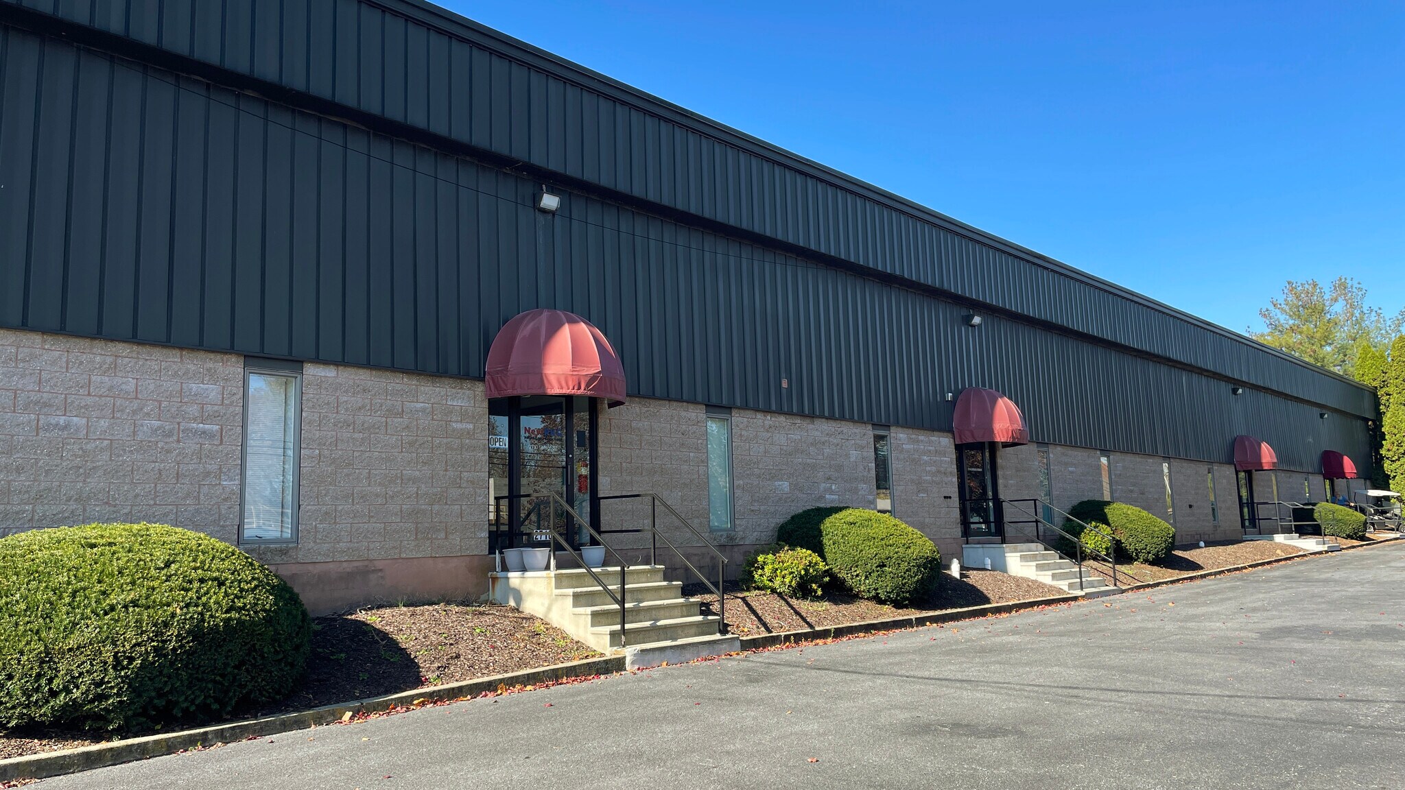 2646-2670 Lehigh St, Whitehall, PA à louer Photo de l’immeuble– Image 1 sur 1