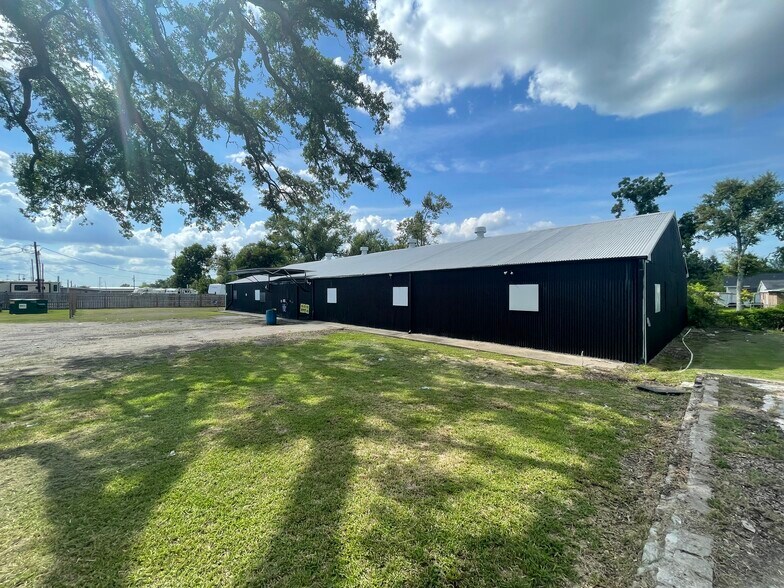 2331 1/2 Broad St, Lake Charles, LA à louer - Photo de l’immeuble – Image 1 sur 2
