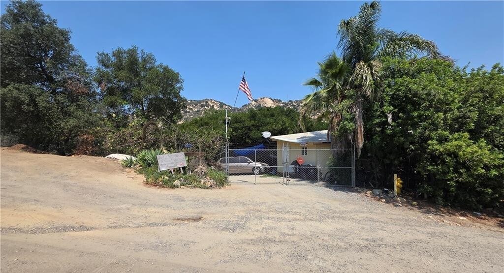 3027 Rainbow Valley Boulevard West, Fallbrook, CA à vendre Photo principale– Image 1 sur 8