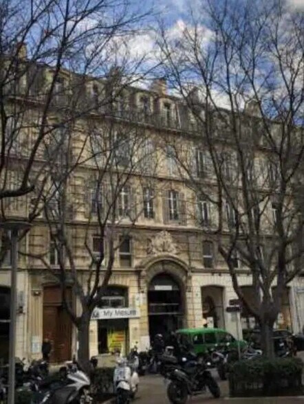 Bureau dans Marseille à louer - Photo de l’immeuble – Image 1 sur 21