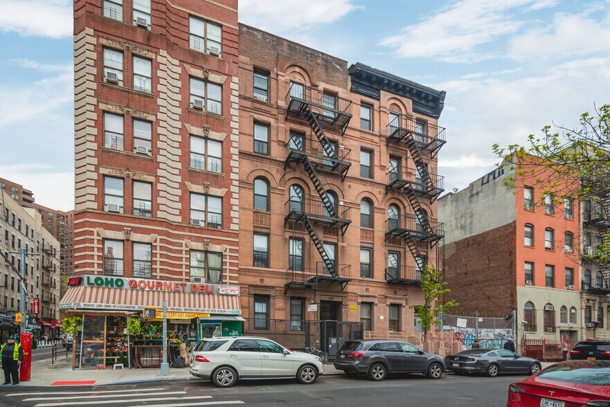 211 Henry St, New York, NY à vendre - Photo de l’immeuble – Image 2 sur 14