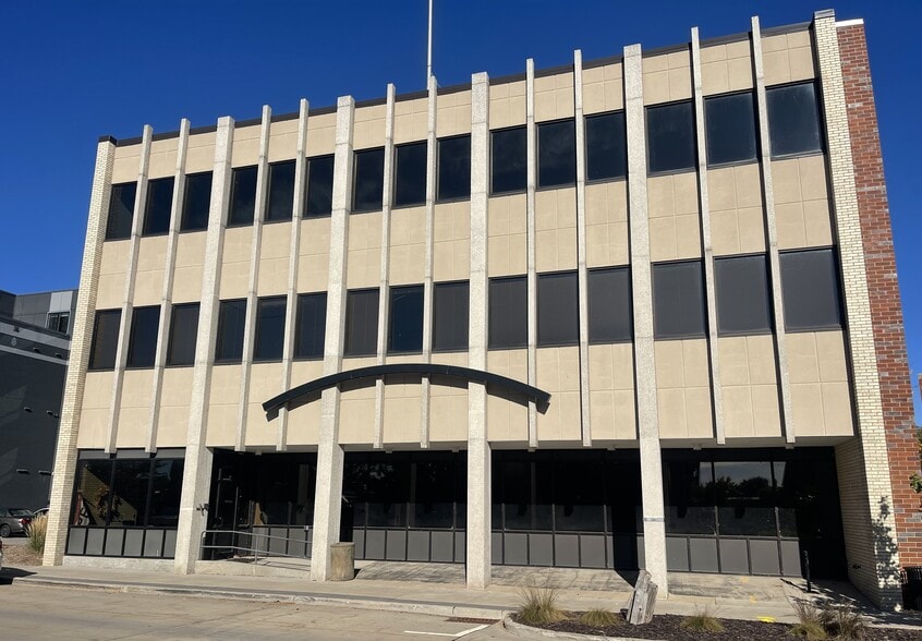 140 Main St, Menasha, WI à vendre - Photo de l’immeuble – Image 2 sur 7