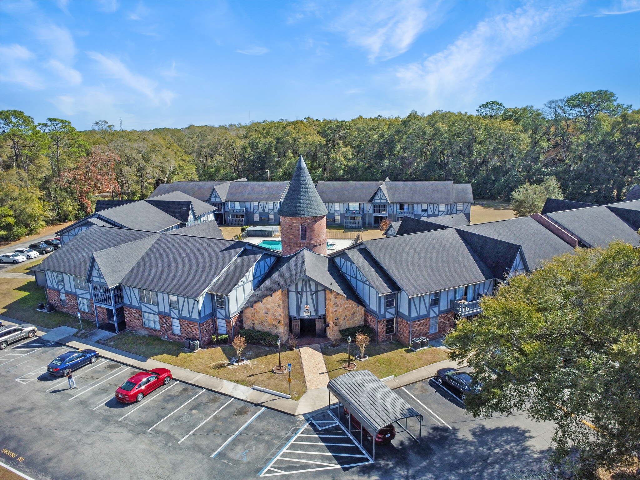 Windsor Tower and Glade Winds Apartments portefeuille de 2 biens à vendre sur LoopNet.fr Photo principale– Image 1 sur 13