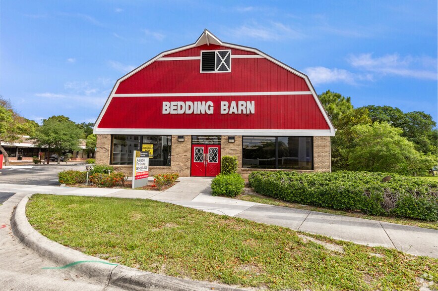 2727 W Hillsboro Blvd, Deerfield Beach, FL à louer - Photo de l’immeuble – Image 2 sur 8