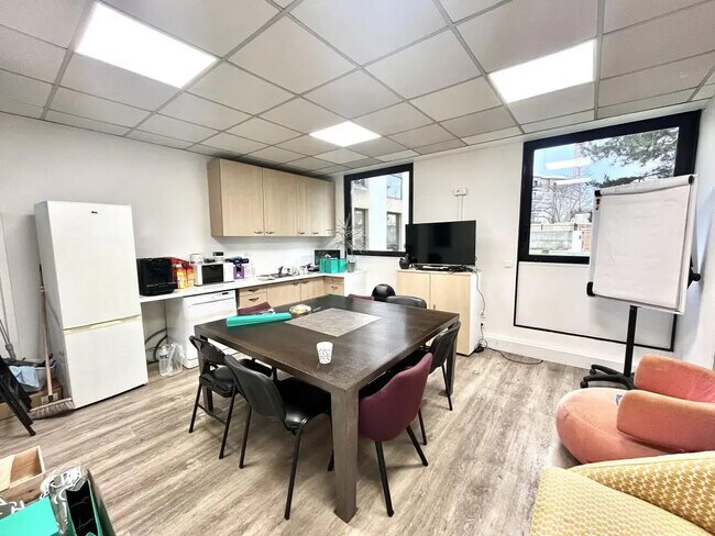 Plus de détails pour Bureau à louer