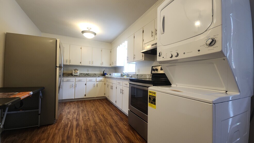 958 College Ave, Harrisonburg, VA à vendre - Photo de l’immeuble – Image 3 sur 20