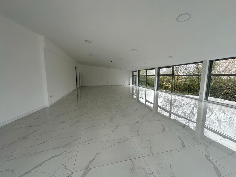 7B Uxbridge Rd, Hayes à louer - Photo de l’immeuble – Image 2 sur 5