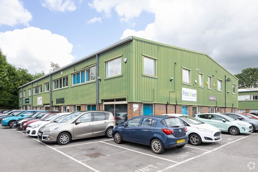 Bridge Rd, Haywards Heath à louer - Photo principale – Image 1 sur 4