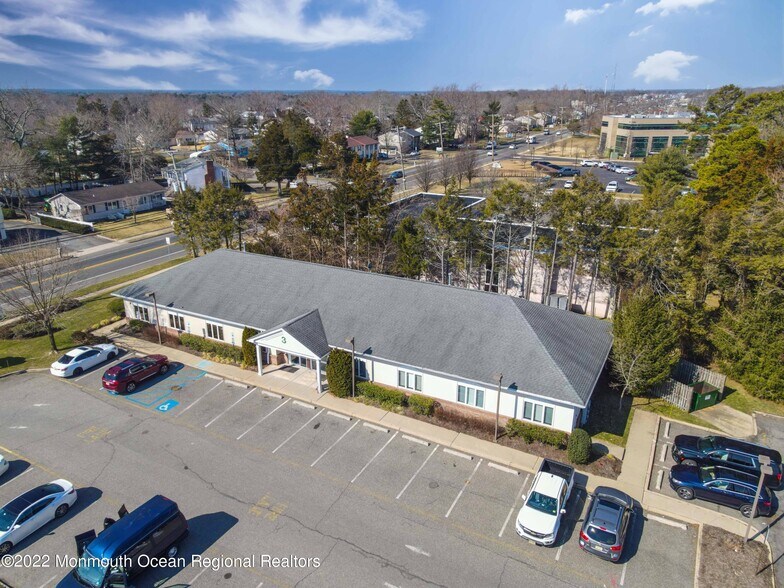 508 Lakehurst Rd, Toms River, NJ à vendre - Photo de l’immeuble – Image 2 sur 43