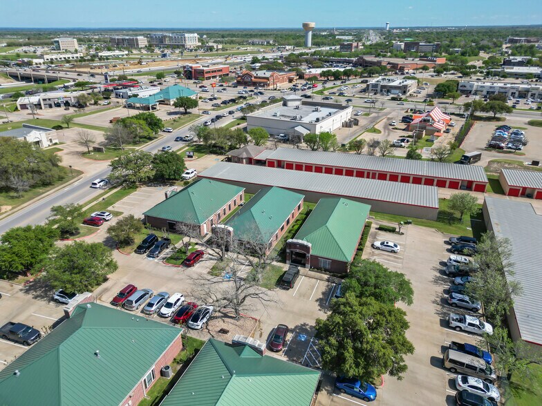 3330 Longmire Dr, College Station, TX à vendre - Photo de l’immeuble – Image 3 sur 11