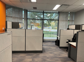 2085 Hurontario St, Mississauga, ON à louer Photo intérieure– Image 2 sur 2