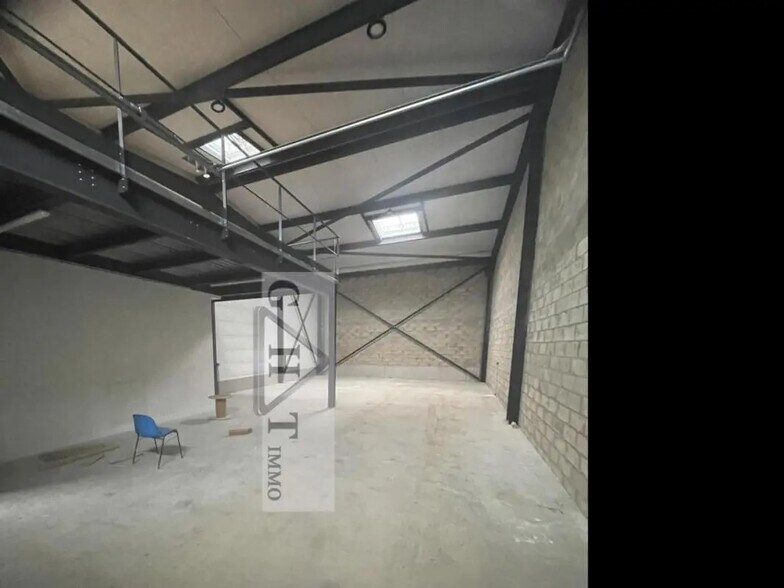 Industriel/Logistique dans Ennery à louer - Photo intérieure – Image 2 sur 5