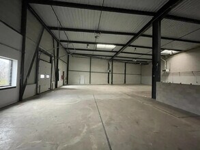 Local d’activités dans La Courneuve à louer Photo de l’immeuble– Image 2 sur 9