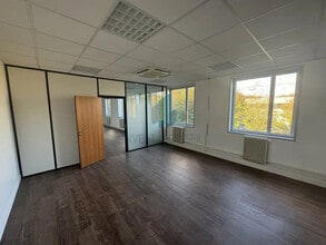 Local d’activités dans Villepinte à louer Photo intérieure– Image 1 sur 5