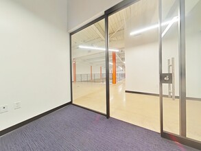 7701 Lemmon Ave, Dallas, TX à louer Photo intérieure– Image 1 sur 6