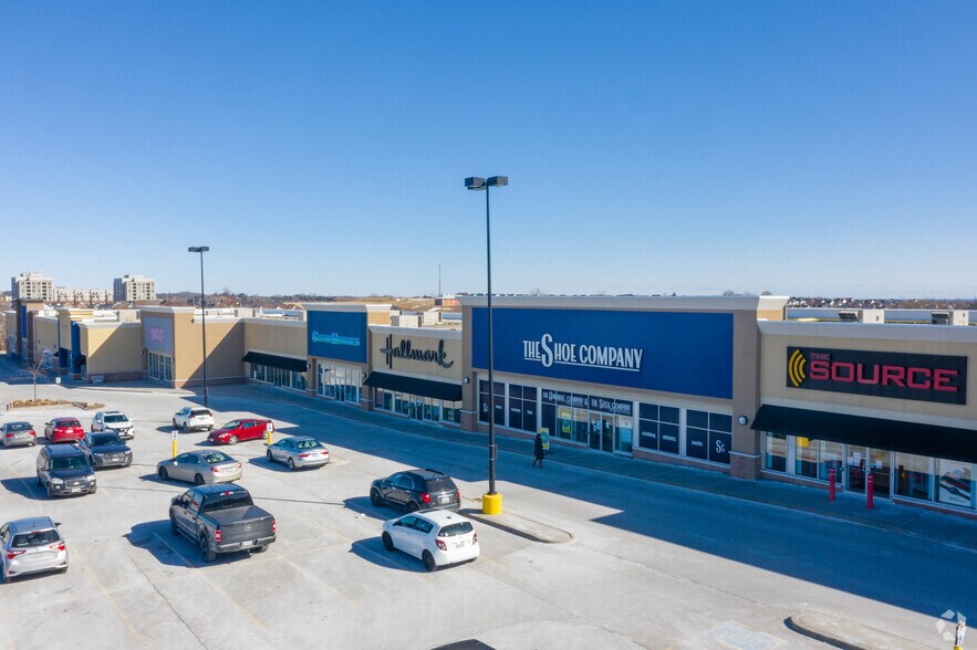 991 Taunton Rd E, Oshawa, ON à louer - Photo principale – Image 1 sur 8