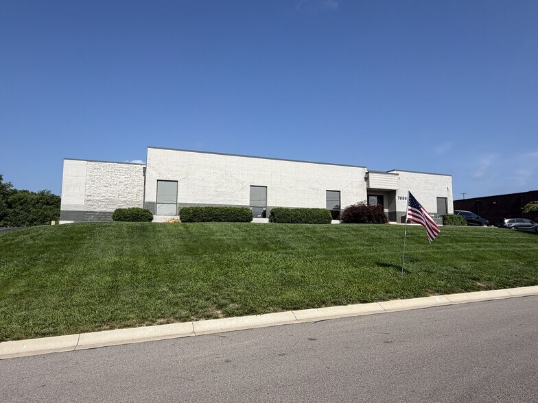 7989 S Suburban Rd, Centerville, OH à vendre - Photo de l’immeuble – Image 2 sur 18