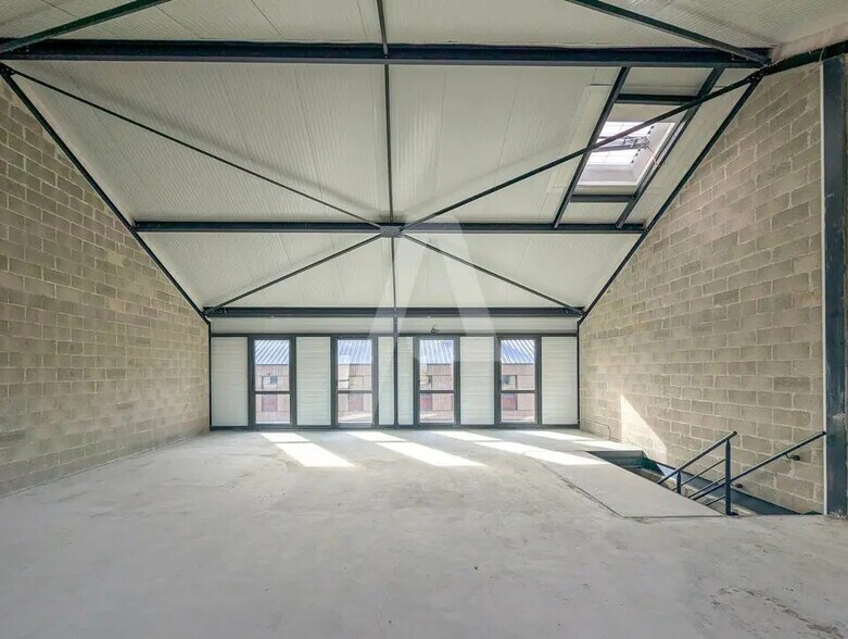 Local d'activités dans Marcoussis à vendre - Photo intérieure – Image 2 sur 10