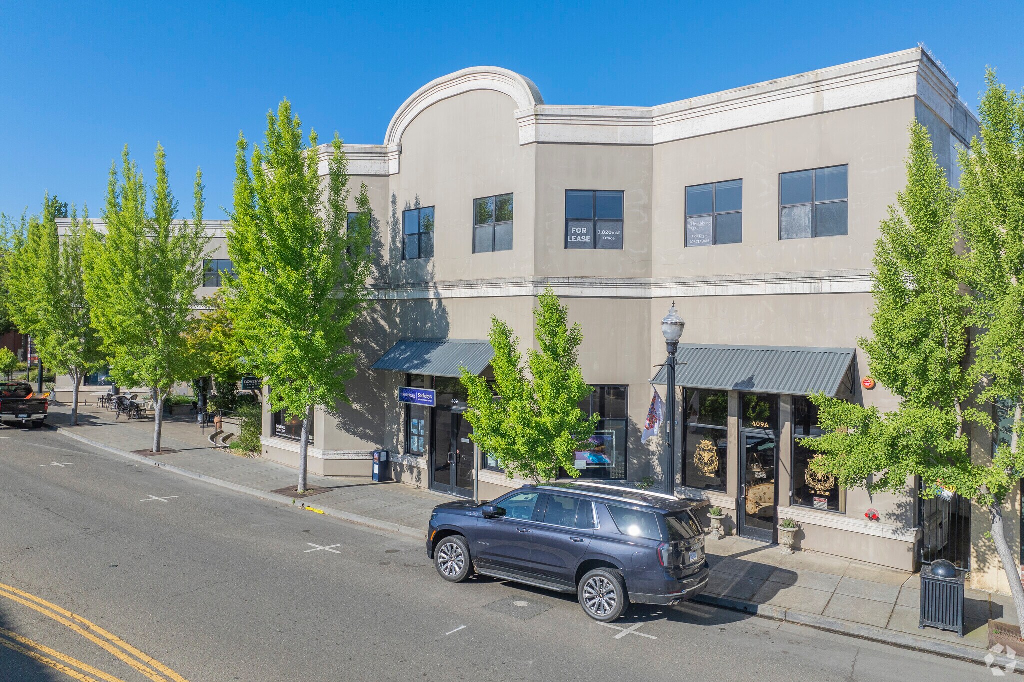 405 Healdsburg Ave, Healdsburg, CA à louer Photo de l’immeuble– Image 1 sur 22