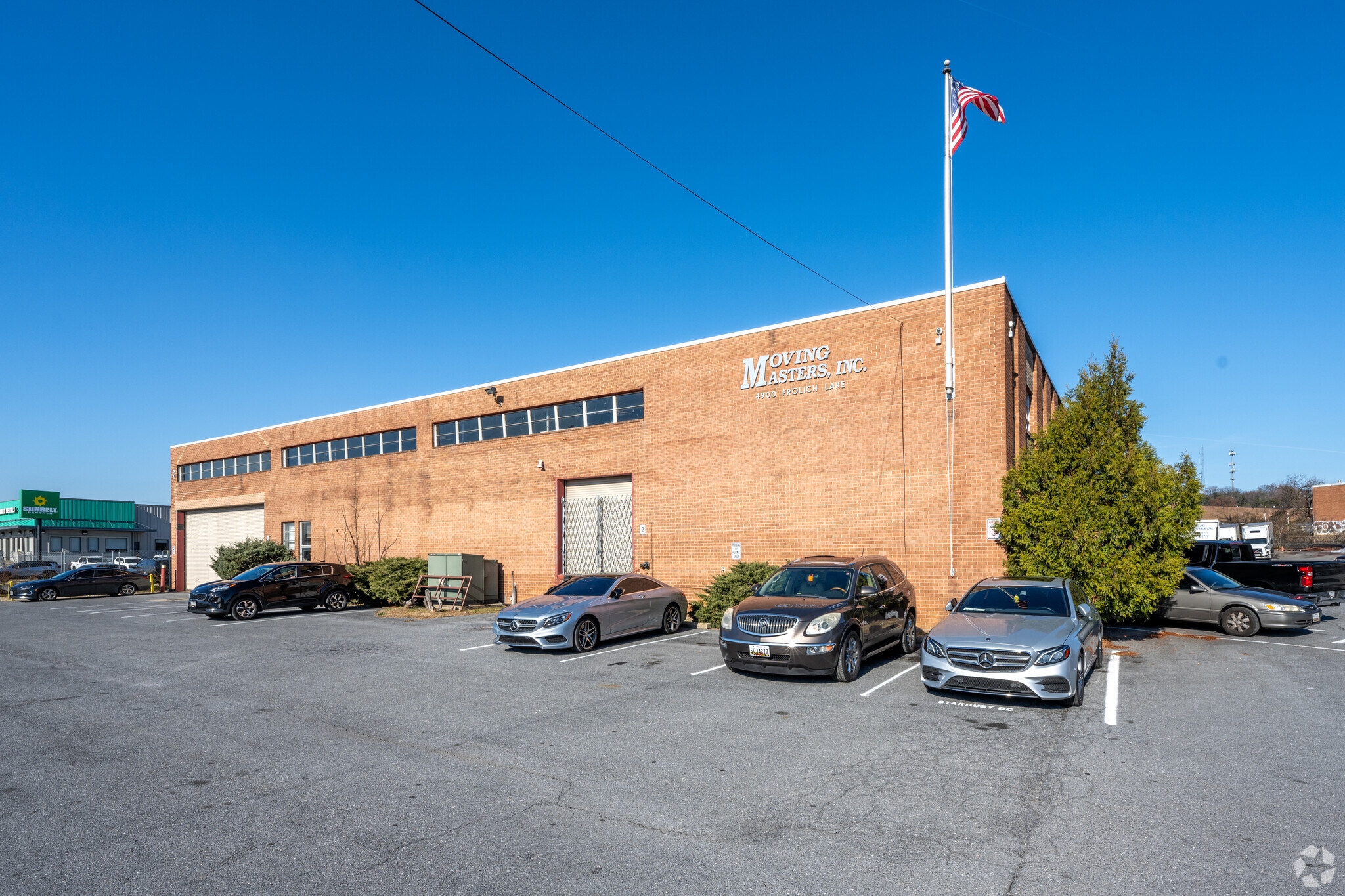 4900 Frolich Ln, Hyattsville, MD à louer Photo principale– Image 1 sur 32