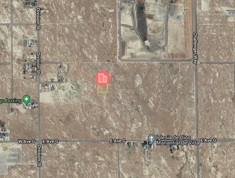 E Ave F10, Lancaster, CA à vendre Photo principale– Image 1 sur 3