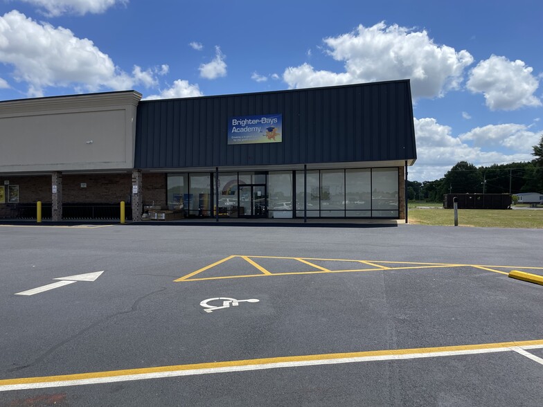 91 Food Lion Rd, Scotland Neck, NC à louer - Photo de l’immeuble – Image 1 sur 6