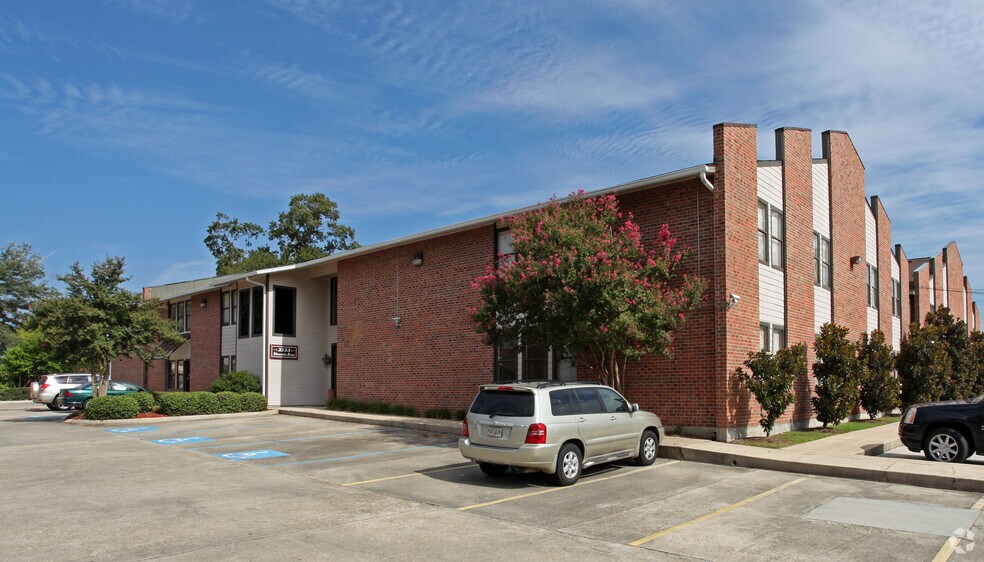 2133 Silverside Dr, Baton Rouge, LA à louer - Photo de l’immeuble – Image 2 sur 4