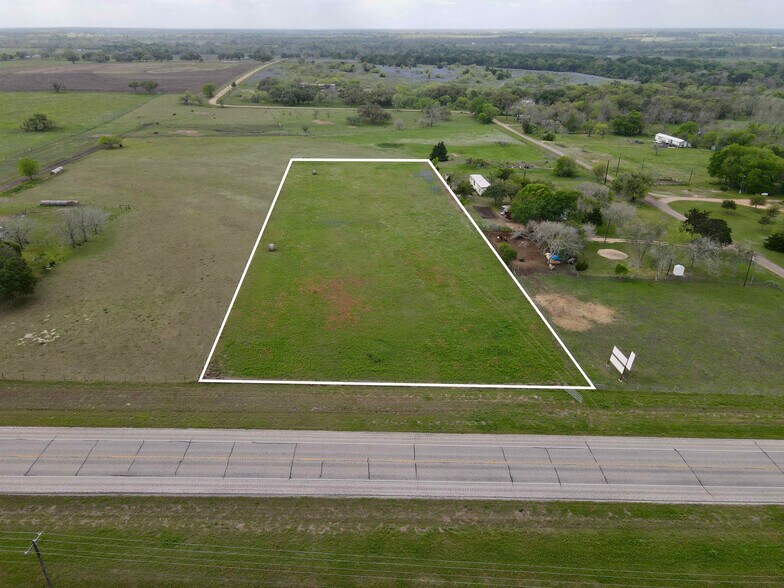 Highway 90A, Shiner, TX à vendre - Photo de l’immeuble – Image 2 sur 16