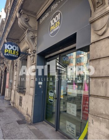 Plus de détails pour Local d’activités à vendre