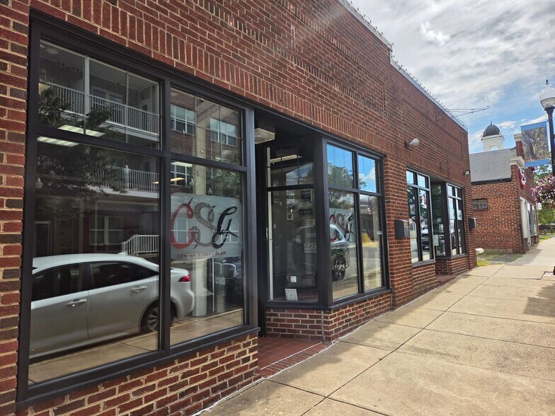 9013-9017 Center St, Manassas, VA à louer - Photo de l’immeuble – Image 2 sur 3