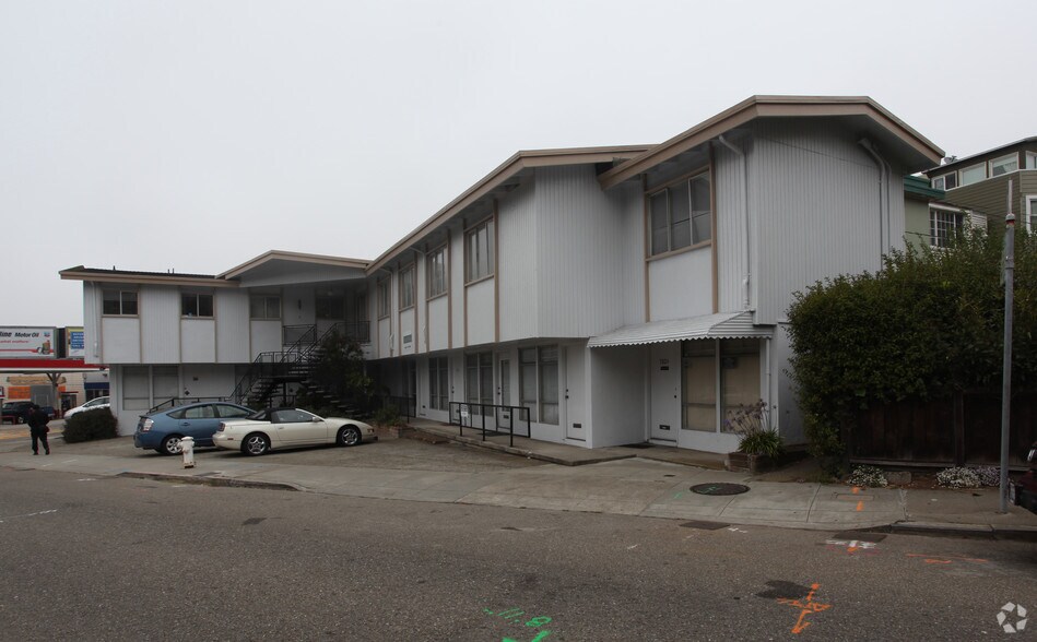 782-788 Ulloa St, San Francisco, CA à vendre - Photo de l’immeuble – Image 2 sur 6