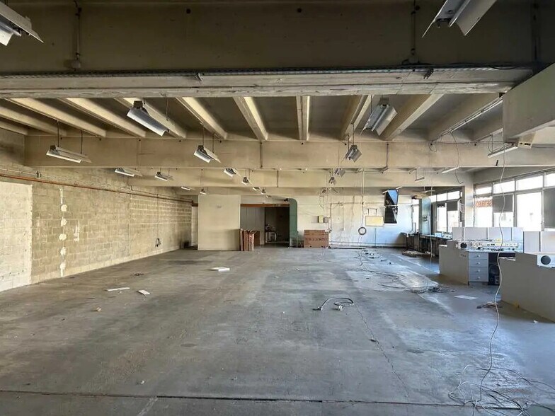 Local d'activités dans Bihorel à vendre - Photo de l’immeuble – Image 3 sur 5