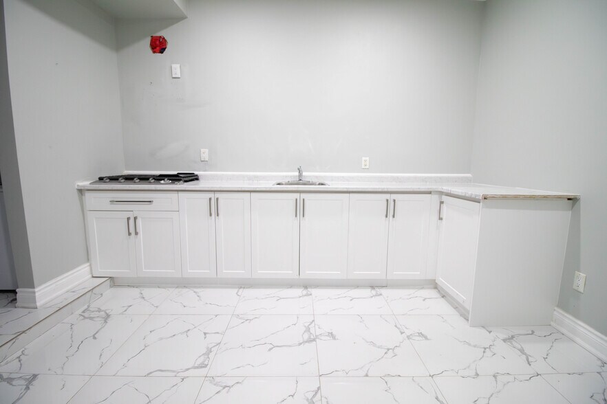 5126 Victoria Ave, Niagara Falls, ON à louer - Photo intérieure – Image 3 sur 15