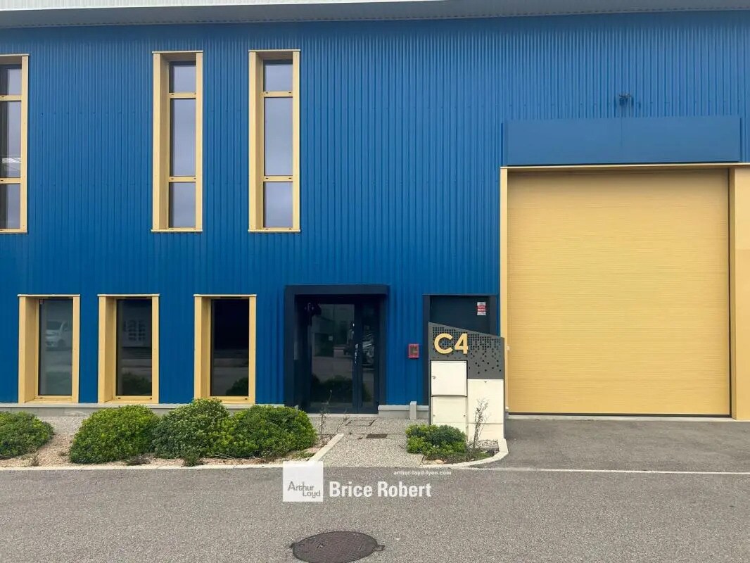 Bureau dans Saint-Bonnet-de-Mure à louer Photo de l’immeuble– Image 1 sur 6