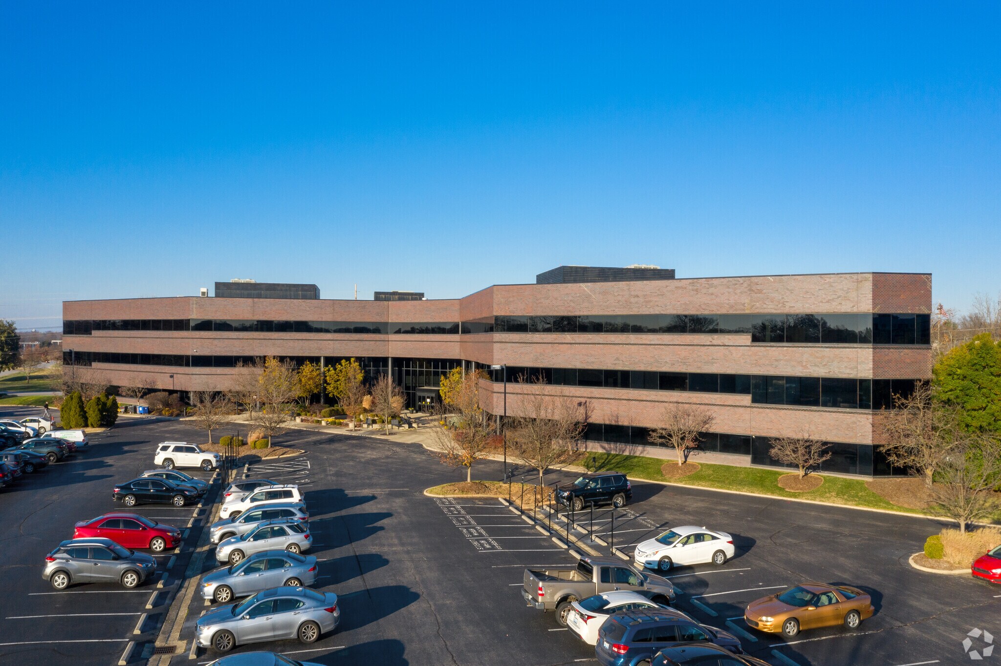 9100 Shelbyville Rd, Louisville, KY à louer Photo de l’immeuble– Image 1 sur 25