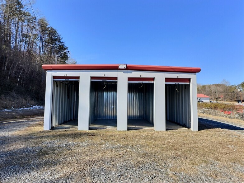 40 Turner Ashby Rd, Martinsville, VA à vendre - Photo de l’immeuble – Image 3 sur 11