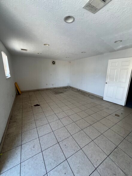 11244 Timber Tech Ave, Tomball, TX à louer - Photo de l’immeuble – Image 2 sur 4