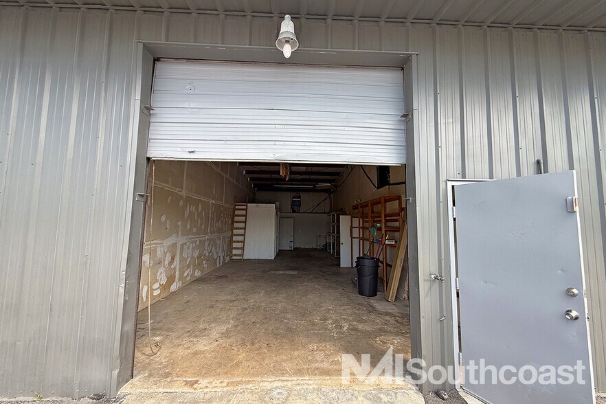 408-412 Farmers Market Rd, Fort Pierce, FL à louer - Photo de l’immeuble – Image 3 sur 10