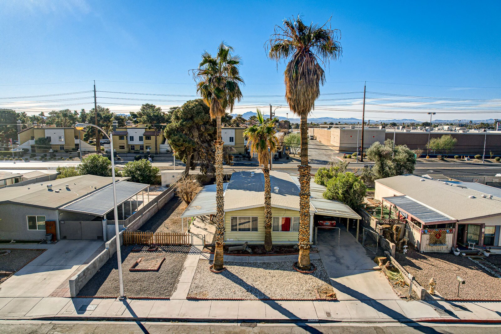 5217 Sir James Way, Las Vegas, NV à vendre Photo principale– Image 1 sur 3
