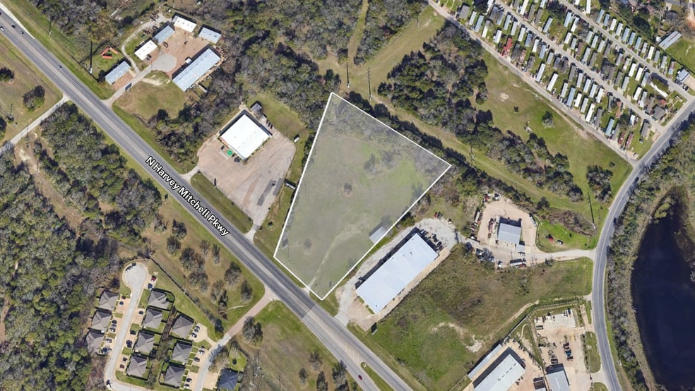 766 N Harvey Mitchell Pkwy, Bryan, TX à louer - Photo de l’immeuble – Image 1 sur 2