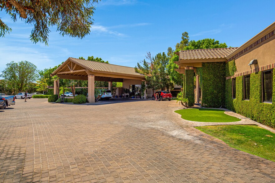 6909 E Lincoln Dr, Paradise Valley, AZ à vendre - Photo de l’immeuble – Image 2 sur 32